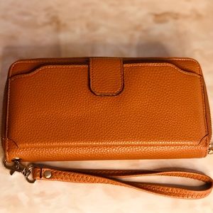 Women’s wristlet Wallet
